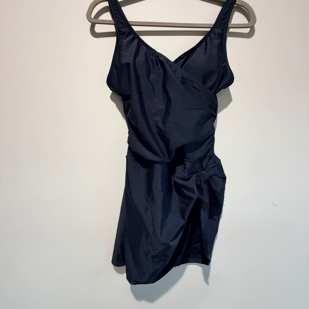 Halara Swimdress Women Small Black Ruched Side Bow Classic Modest Onepiece Vacay
